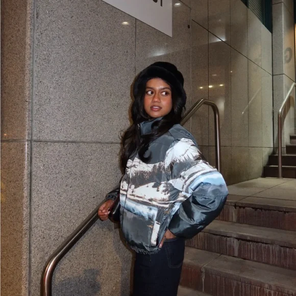 Stylish Playboy Mountain Winter Jacket - Picture 3 of 5